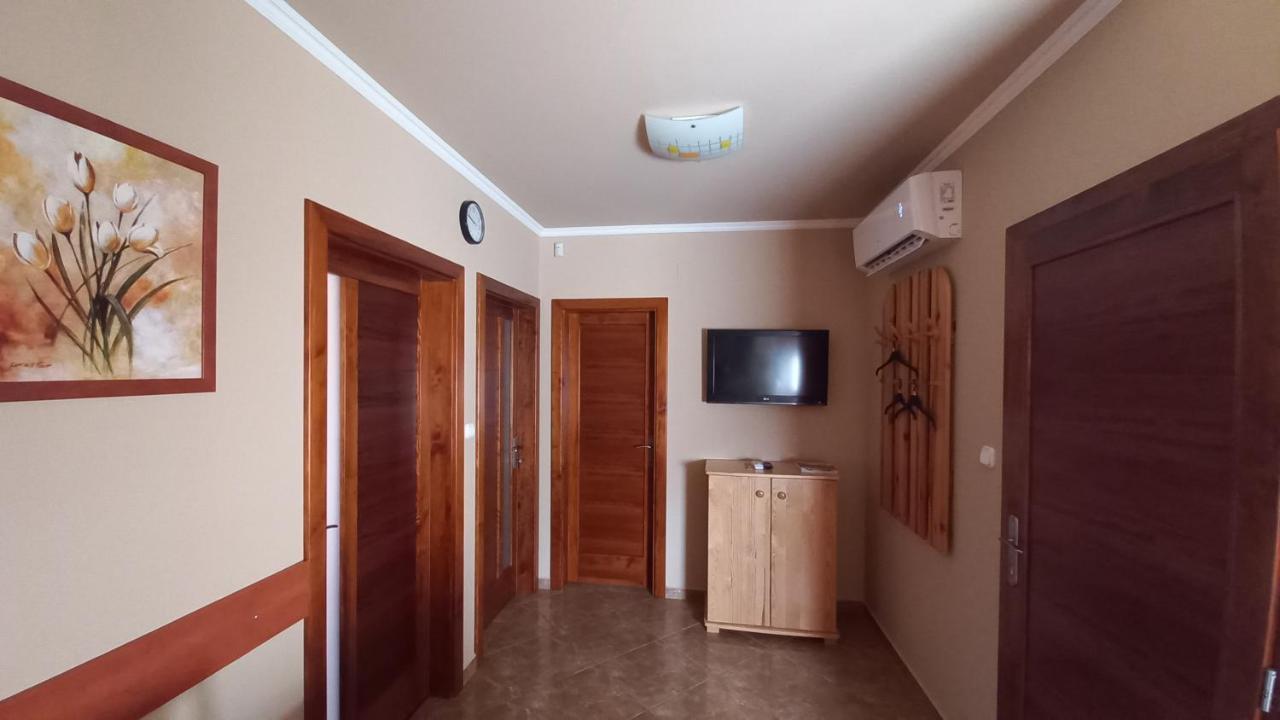 Nefelejcs Fagyizo Es Apartmanhaz Kistolmacs 외부 사진