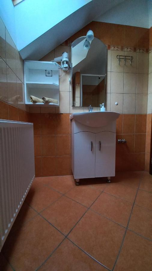 Nefelejcs Fagyizo Es Apartmanhaz Kistolmacs 외부 사진